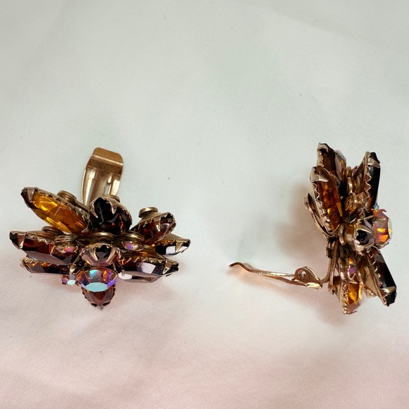 Vintage Rivited Brown Glass and Brown AB Clip Earrings Flower Cluster Design - Picture 8 of 14